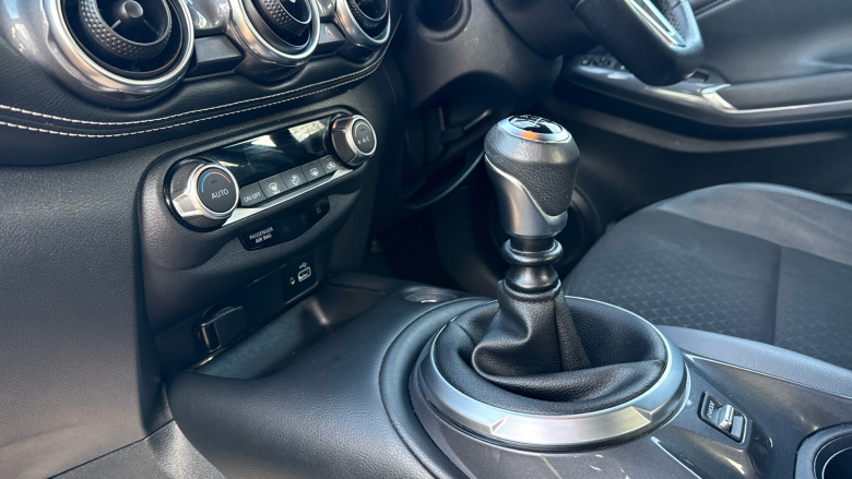 Nissan Juke 1.0 DiG-T 114 N-Connecta 5dr Petrol Hatchback